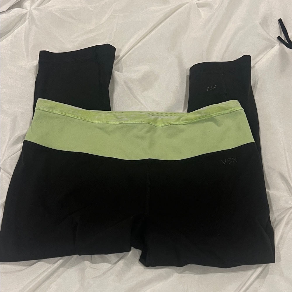 Set of 3 Women’s Workout Pants size XS - Picture 3 of 16